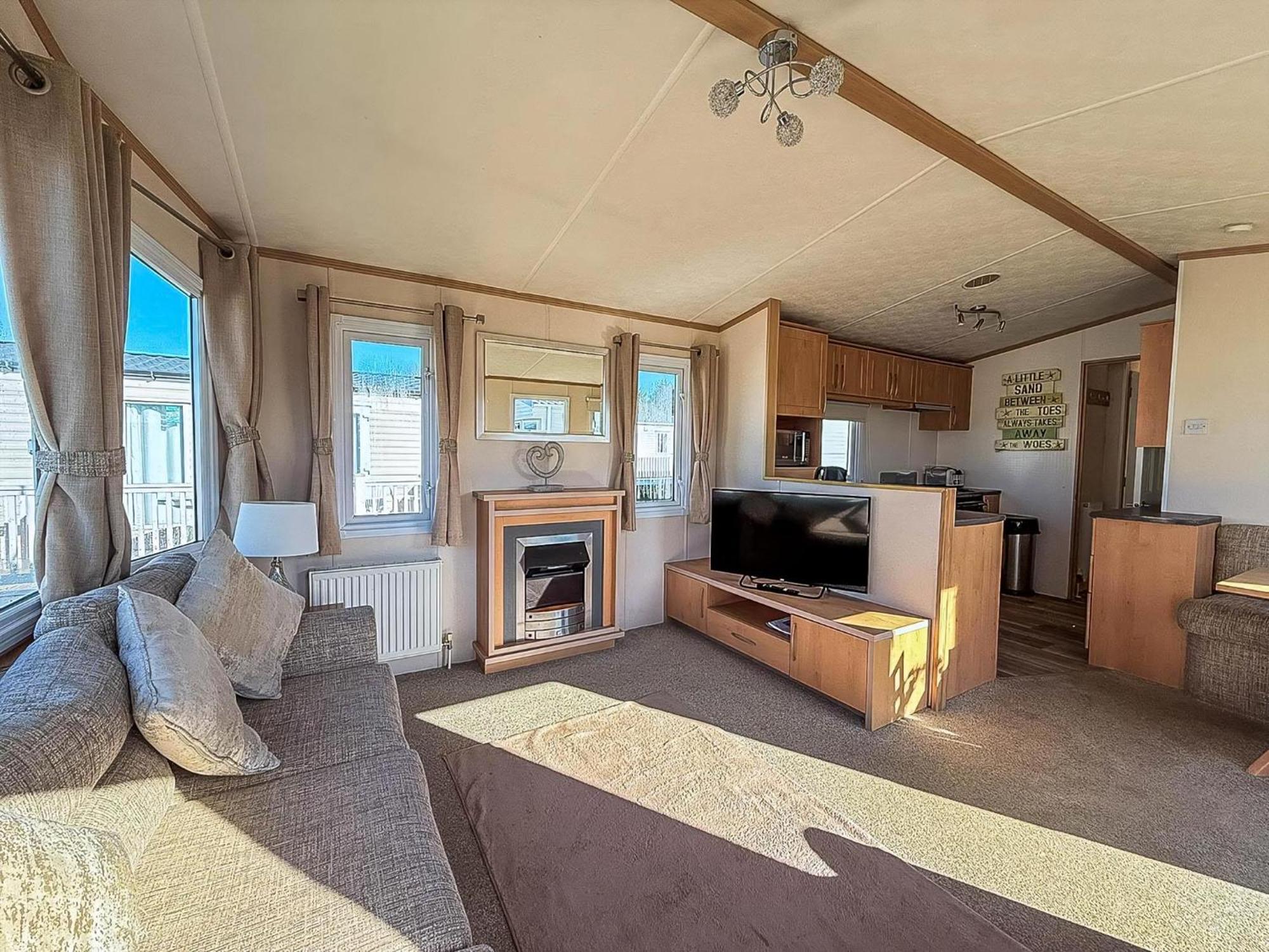 Lovely 6 Berth Caravan For Hire At Manor Park In Hunstanton Norfolk Ref 23044S Esterno foto