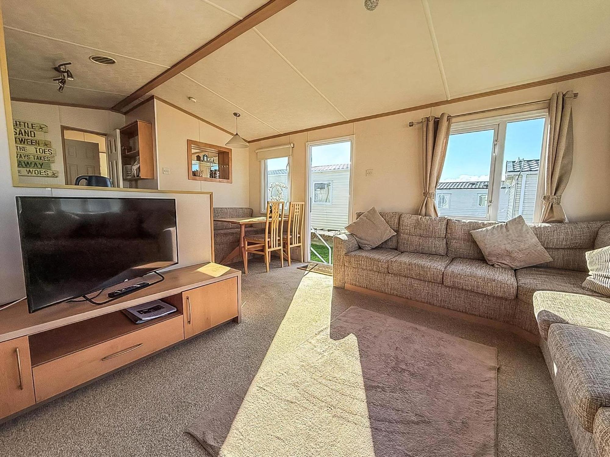 Lovely 6 Berth Caravan For Hire At Manor Park In Hunstanton Norfolk Ref 23044S Esterno foto